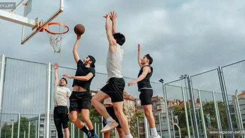 “2025年網球佳績顯著，鄭欽文年终排名升第五，獲獎金創紀錄”